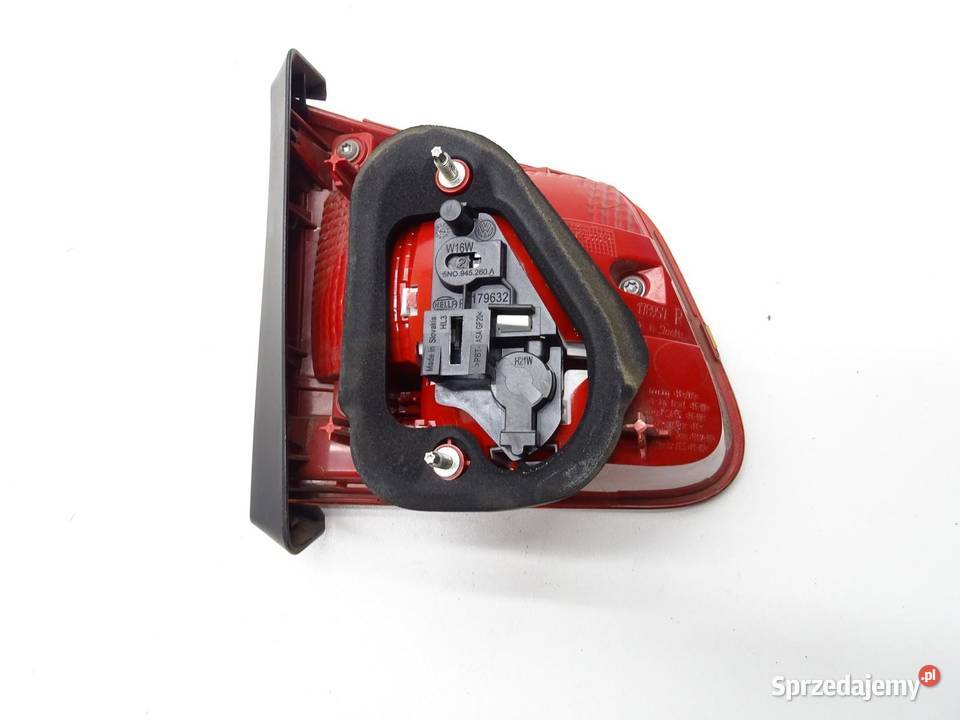 LAMPA PRAWA PRAWY TYŁ TYLNA W KLAPE 5N0945310 VW małopolskie