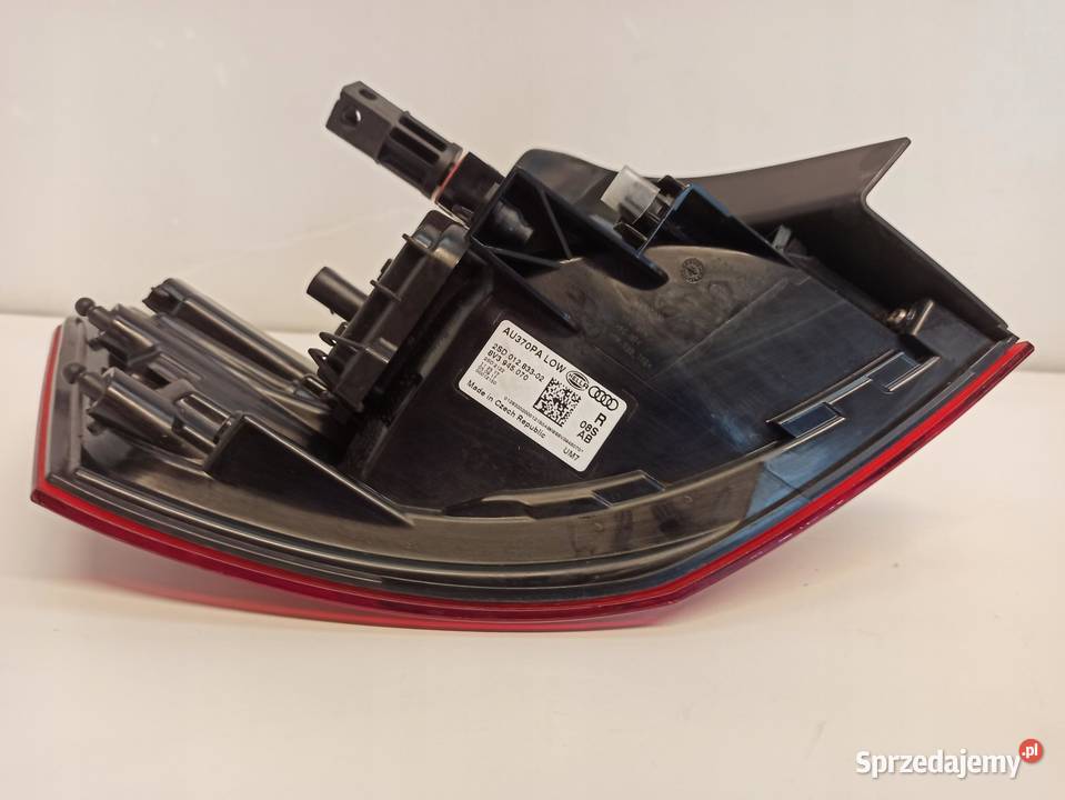 AUDI A3 8V HATCHBACK LAMPA PRAWY TYŁ 8V3945070