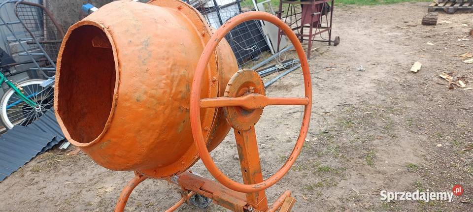 Betoniarka 180 Litrów Sprzęt i akcesoria budowlane wielkopolskie Świętne sprzedam