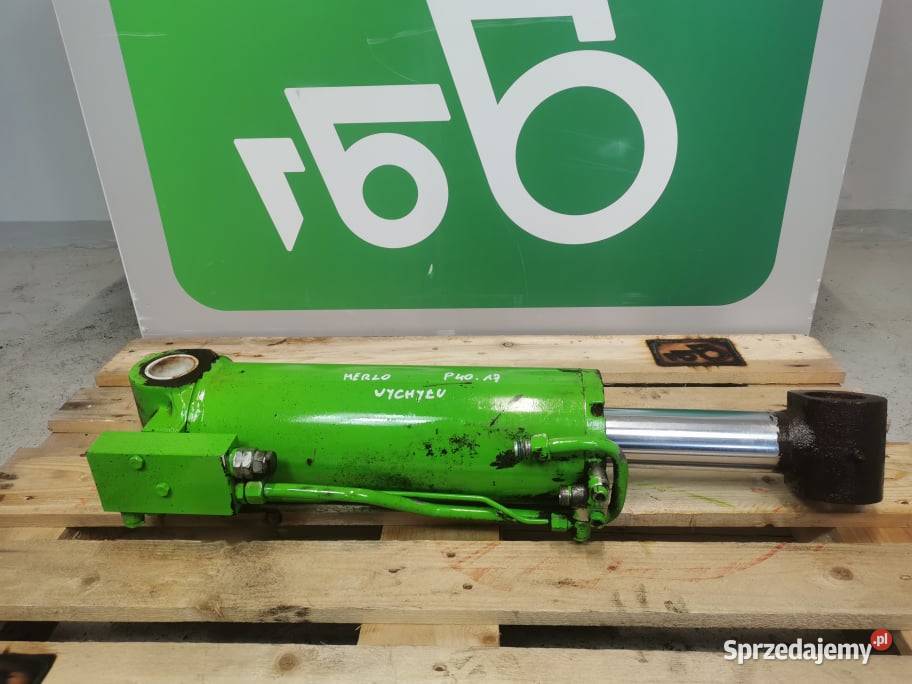 Cylinder hydrauliczny poziomowania łyżki Merlo P Wilkowo
