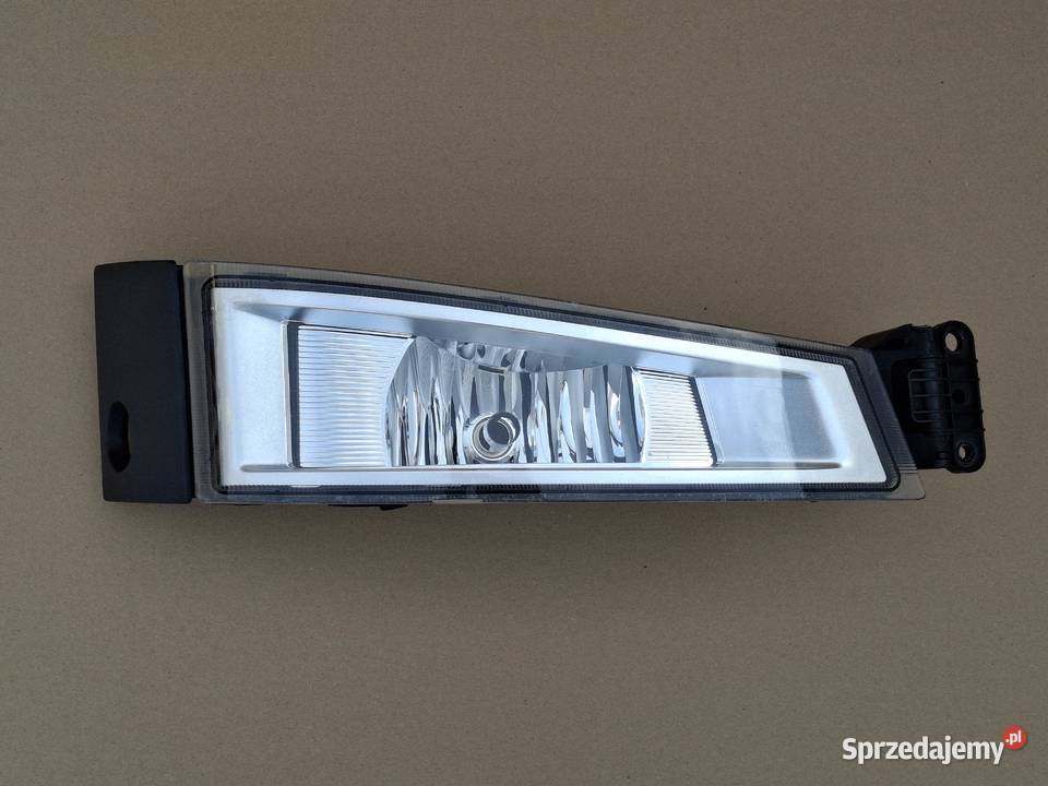 VOLVO FH4 HALOGEN PRAWY LAMPA PRZECIWMGIELNA ciężarowe lubuskie Bieleń