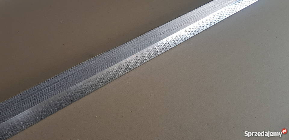 Narożnik aluminiowy perforowany 29x29 25m350