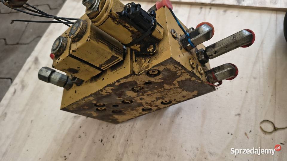 Rozdzielacz Hydrauliczny Elektrozawór CAT 318c Staszów