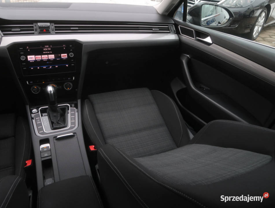 VW Passat 20 TSI asystent pasa ruchu Łódź