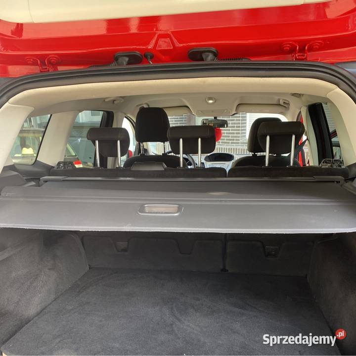 Ford kuga 4 x 4 diesel radio Pieniężno sprzedam