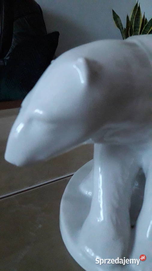 Figurka siedzącego niedżwiedzia Bogucice lata 60