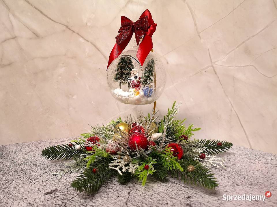 Stroik bożonarodzeniowy z wiszącą szklaną kulą Kielce