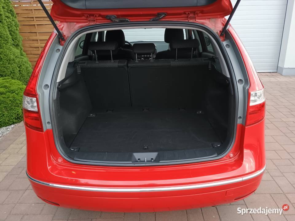 Hyundai i30 cw 2009r 16i 126 z Niemiec czerwony Witkowo sprzedam