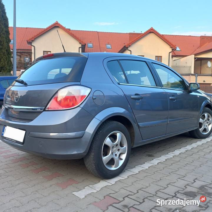 Opel Astra benzyna 18 lampy Xenon 2004r Hatchback Płońsk
