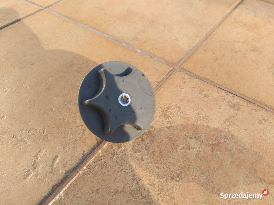 Śruba mocowania styropianu bagażnika Nissan osobowe Wągrowiec