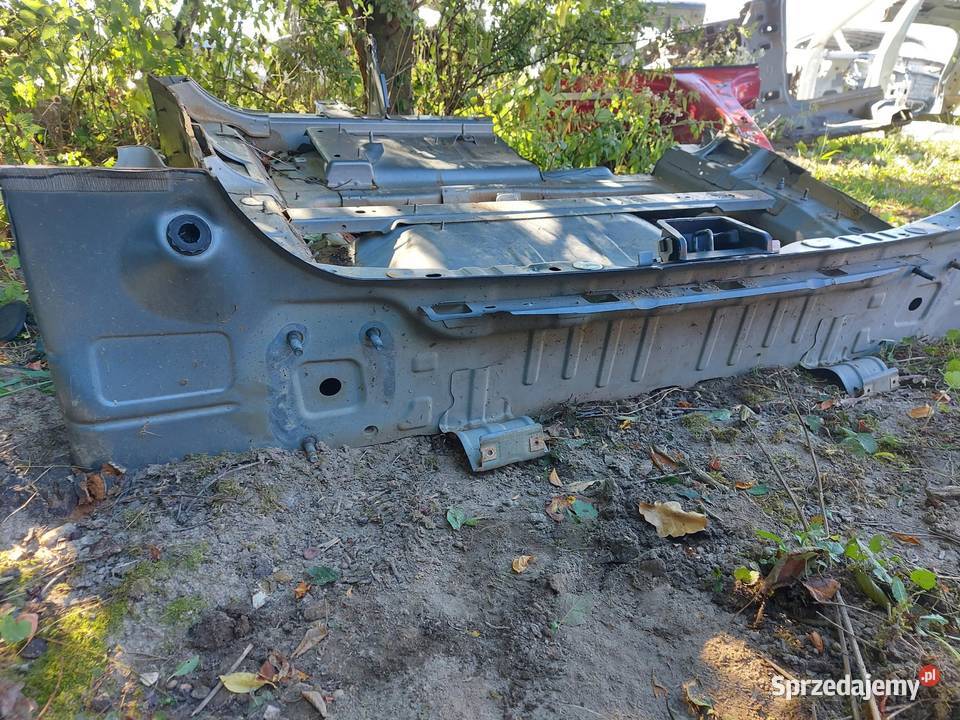 VOLVO XC60 II Podłoga wanna pas tył bagażnika Zestawy części blacharskich sprzedam