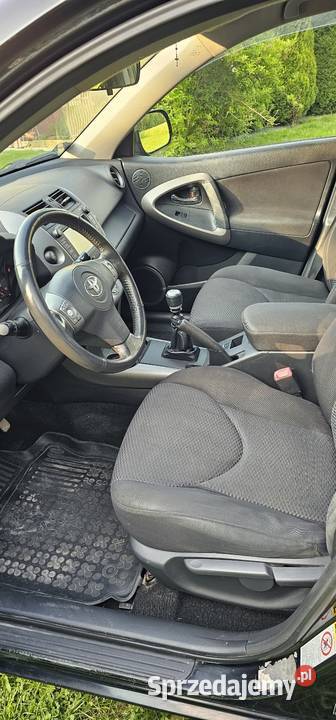 posiadam na sprzedaż Toyota RAV4 radio Złockie sprzedam