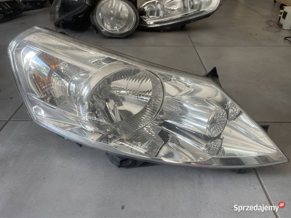 Jumpy Scudo reflektor prawy sprzedam