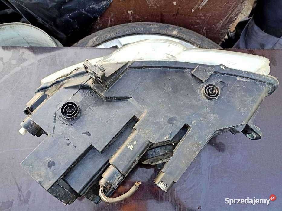 Prawa lampa passat b6 Zławieś Wielka