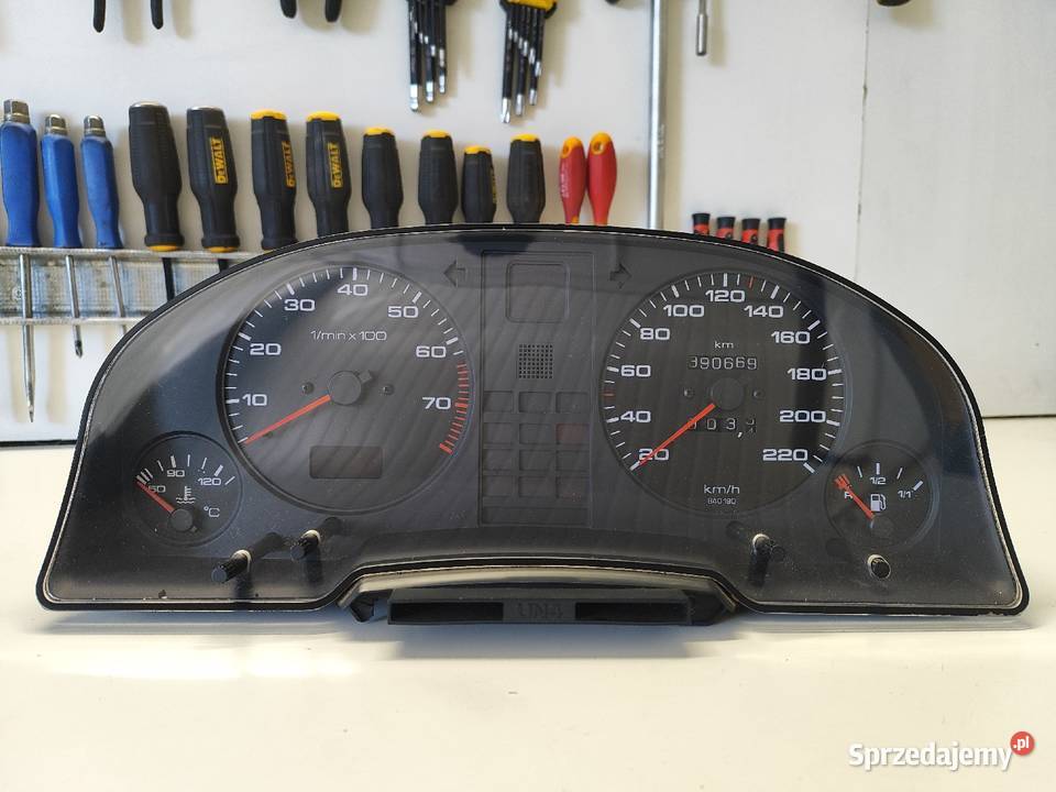 Licznik UN4 Audi 80 20 ABK 390 osobowe sprzedam