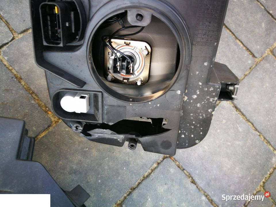 Hyundai i10 2012 reflektor przedni lewy