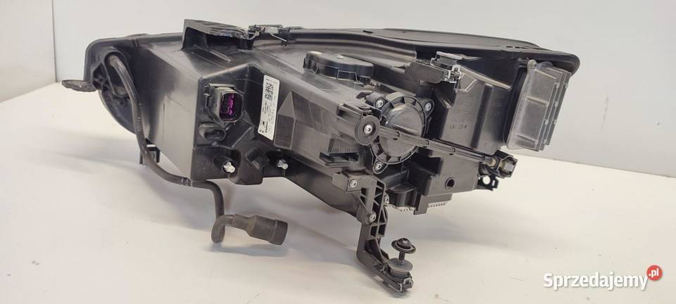 CUPRA FORMENTOR LAMPA PRAWY PRZÓD RHD 5FH941008F