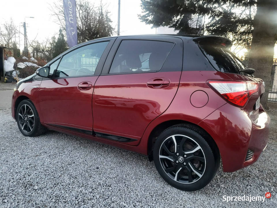 Toyota Yaris 15 Hybrid 100 Full Wersja 100 łódzkie Pabianice