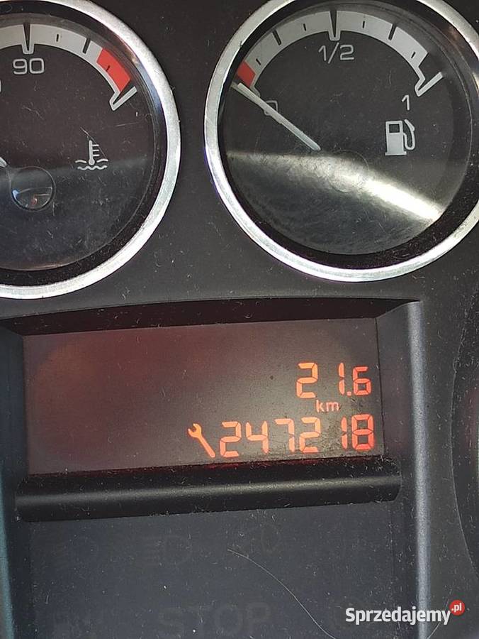 Syndyk sprzedaje Peugeot 308 308