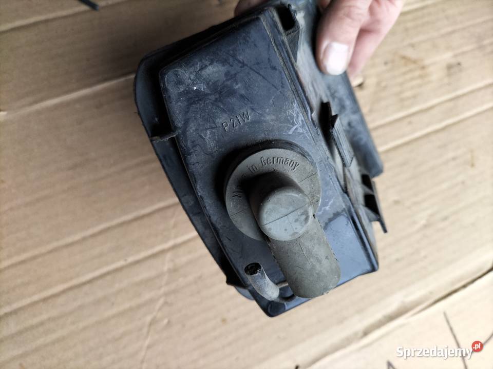 KIERUNKOWSKAZ LEWY PASSAT B3 357953049A kierunkowskazy sprzedam