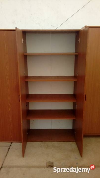 Sprzedam szafę dwu drzwiową stan