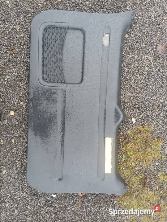 Tapicerka tylnej klapy Toyota rav 4