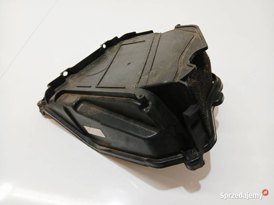 POKRYWA OBUDOWA FILTRA POWIETRZA BMW F02 9216222 osobowe Strzyżewice