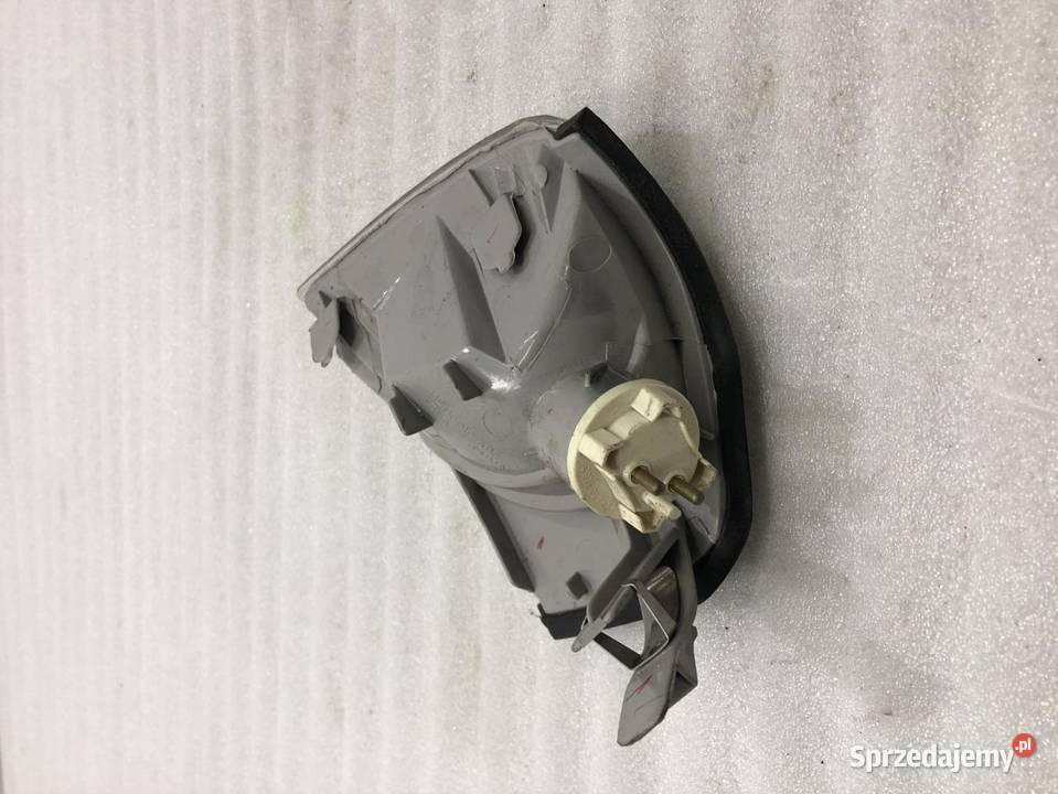 HALOGEN PRAWY PRZÓD MERCEDES CKLASA W202 LIFT EU osobowe wielkopolskie