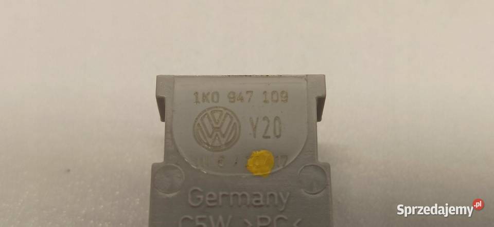 LAMPKA KABINY SKODA KODIAQ 1K0947109