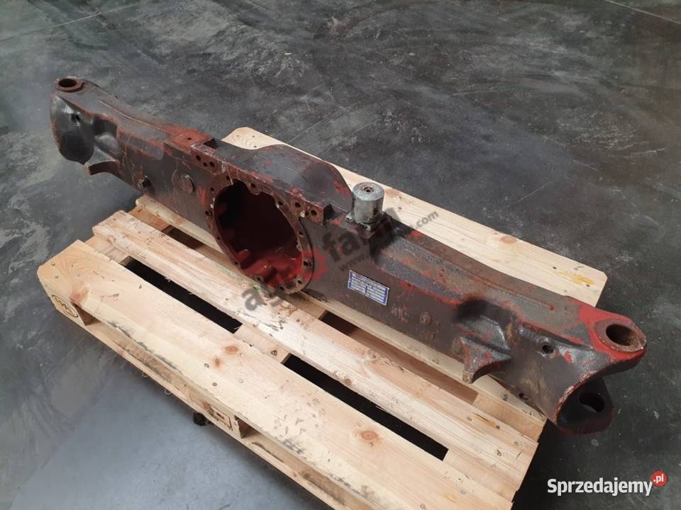 OBUDOWA MOSTU MASSEY 8110 8120 8130 3429757R4 sprzedam