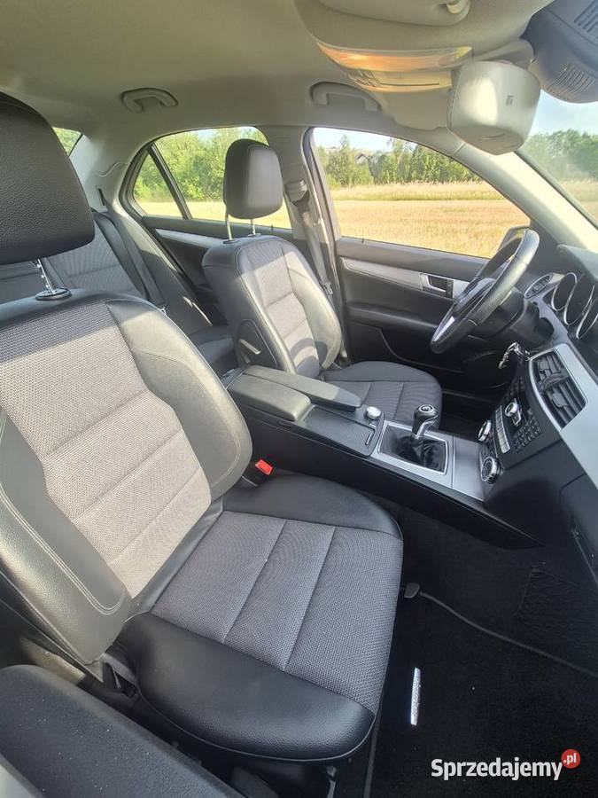 Mercedes C klasa 18 benzyna piękny stan Rok produkcji 2011 Jasło
