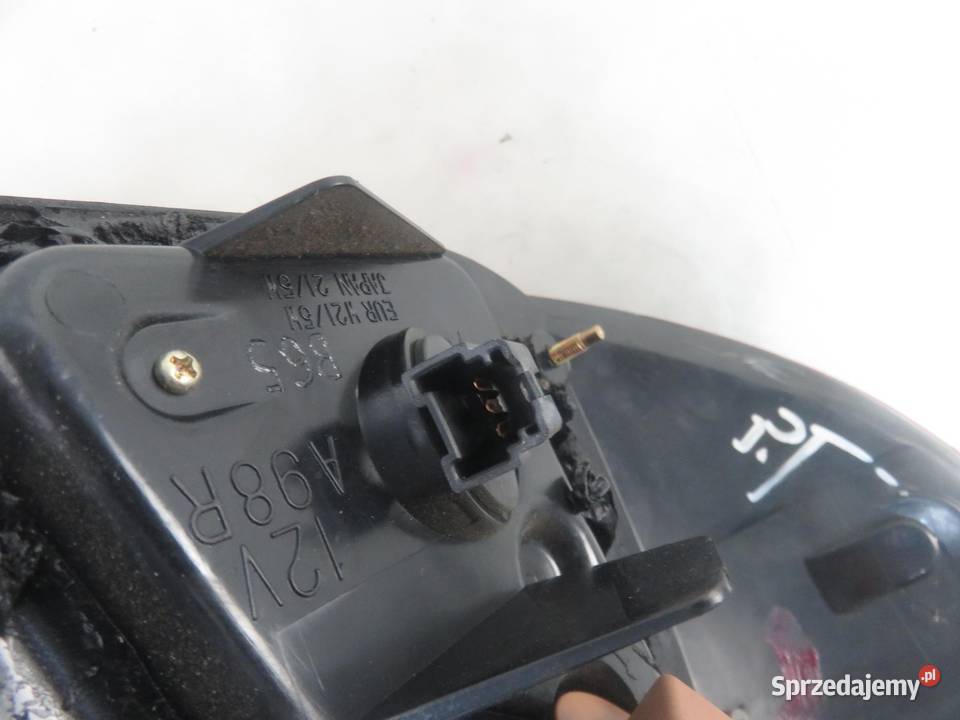 LAMPA PRAWA TYLNA NISSAN ALMERA N16 SEDAN