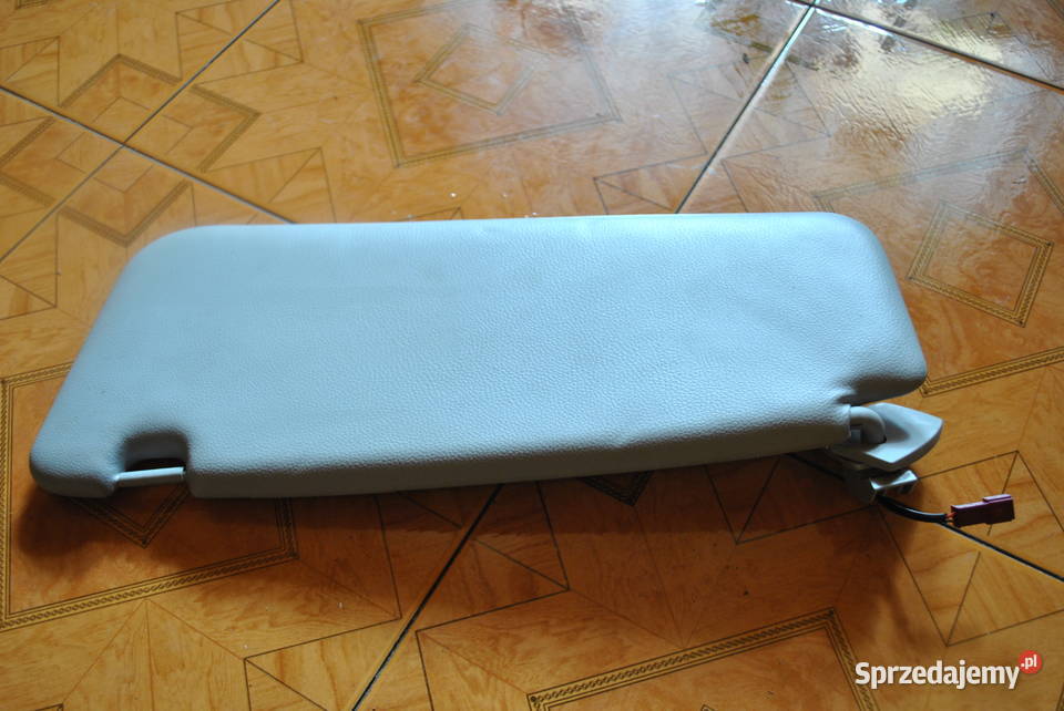 Osłona przeciwsłoneczna podświetlana prawa BMW