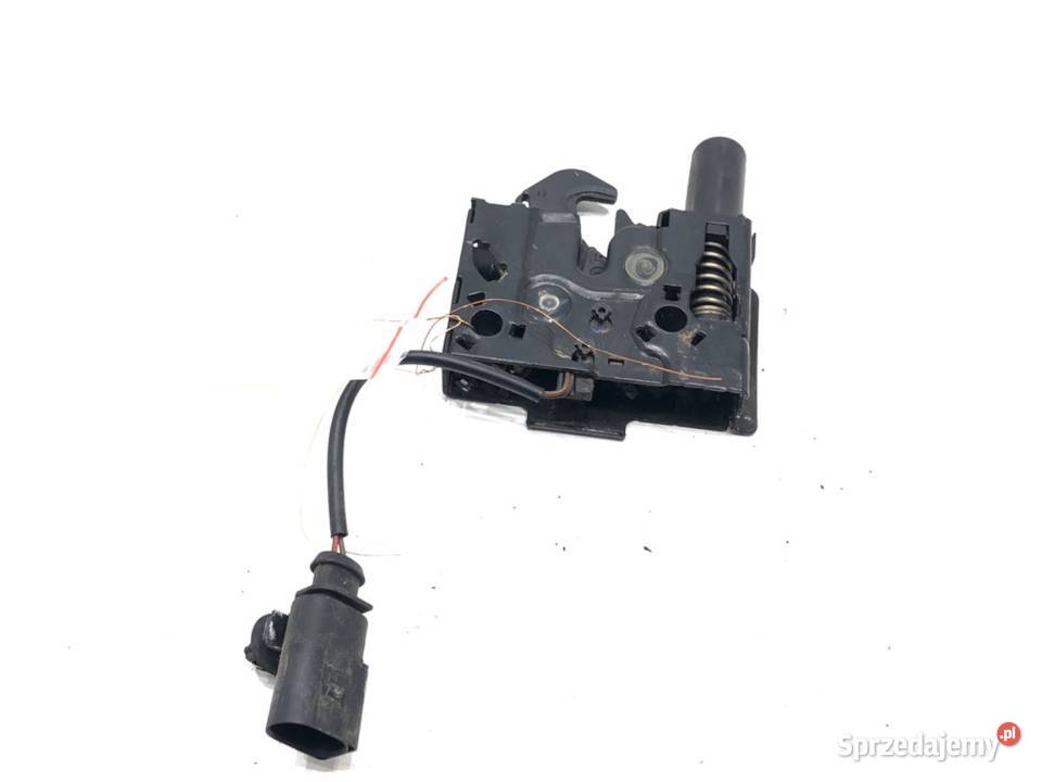 ZAMEK MASKI LEWY AUDI A8 D5 SedanLimuzyna podkarpackie