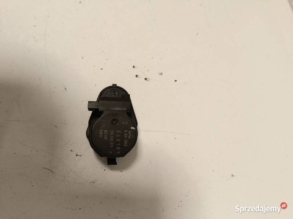 Silnik klapy nawiewu prawy BMW E60 E61 E63 E64