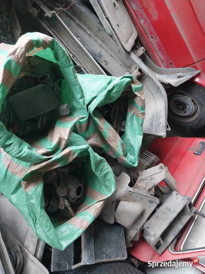 Fiat 126p dużo czesci maska drzwi wloty lusterka osobowe Konin