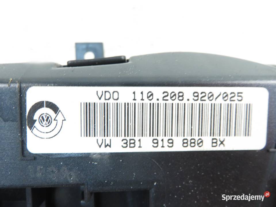 LICZNIK VW PASSAT B5 18 T 3B1919880BX