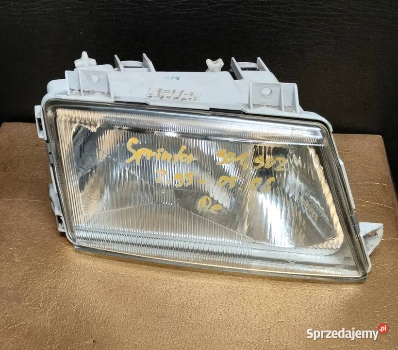 Mercedes Sprinter lewa przednia lampa