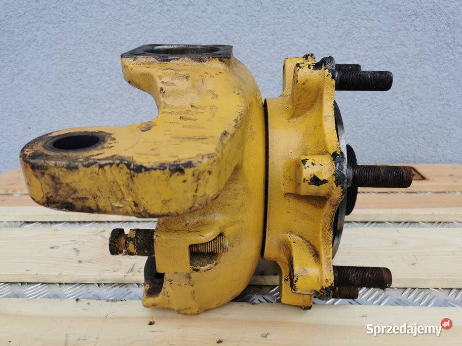 Zwrotnica lewy tył CAT TH Carraro