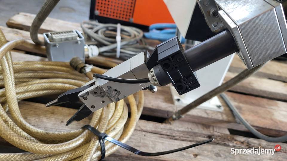 Robot manipulator do wyciągania detali z formy Białogard sprzedam