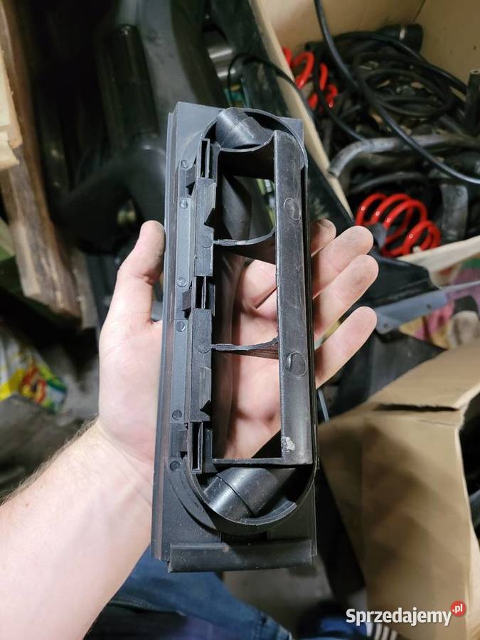 Zaślepka bagażnika odpowietrzenie klapy klapka osobowe Kalisz