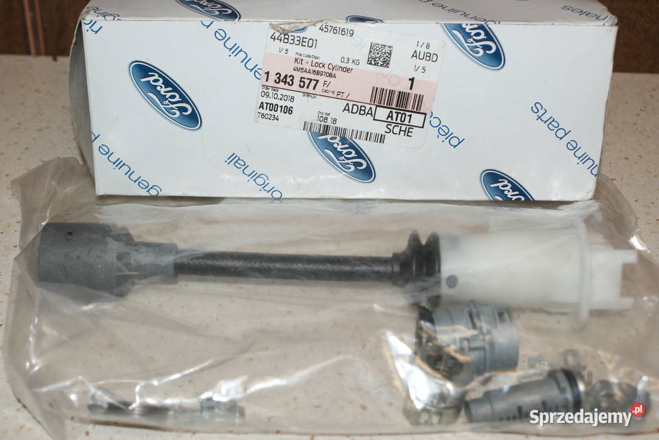 1343577 ZAMEK POKRYWY SILNIKA FORD Cylinder Białobrzegi