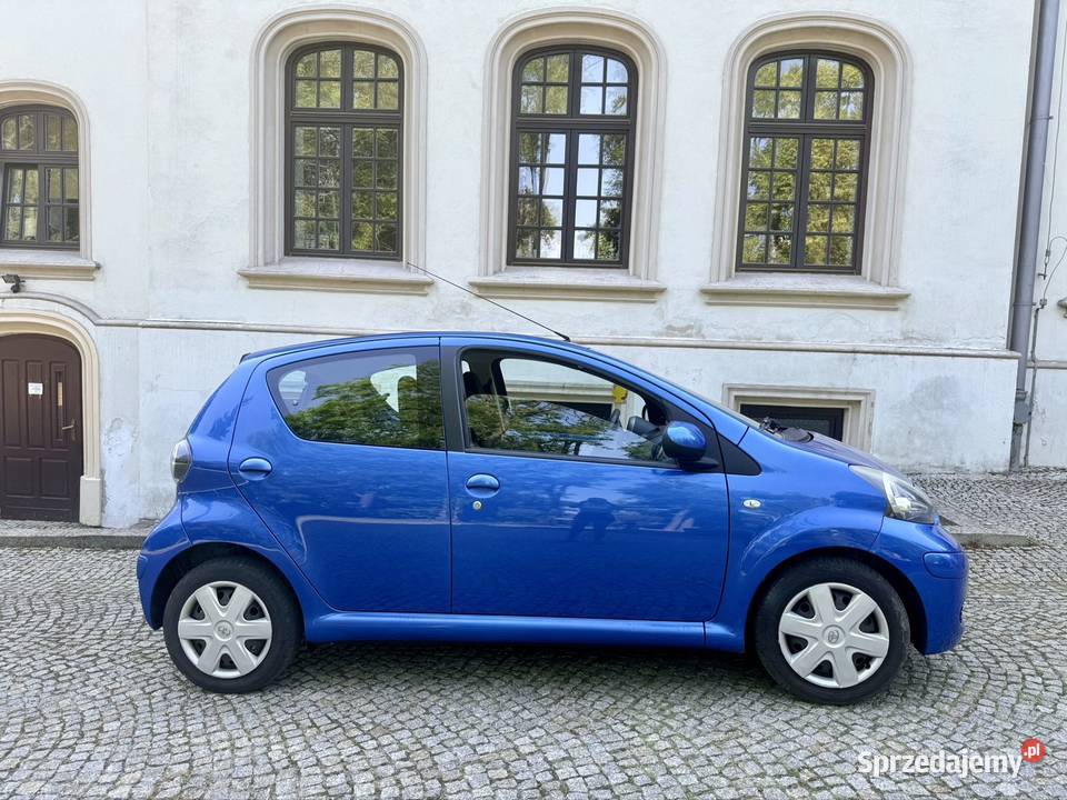Toyota AYGO 10 Benzyna 2011 95 Klimatyzacja Jasło sprzedam
