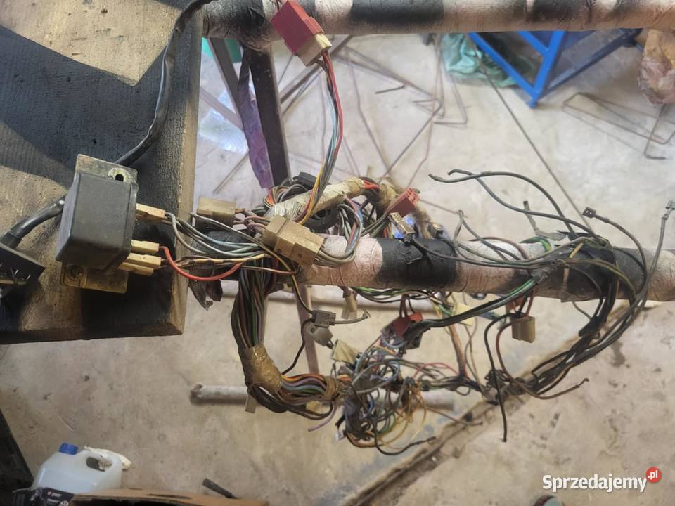 Części 126p 125p Kleszczów sprzedam