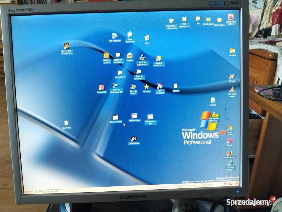 komputer monitor pad głośniki klawiatura myszka Narama