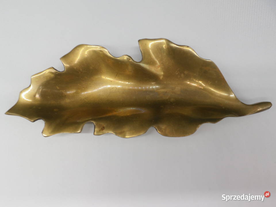 Mosiężna patera w kształcie liścia