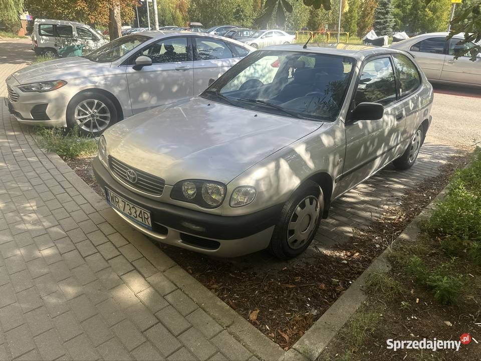 Toyota corolla e11 hak 14 benzyna 200r welurowa tapicerka Warszawa
