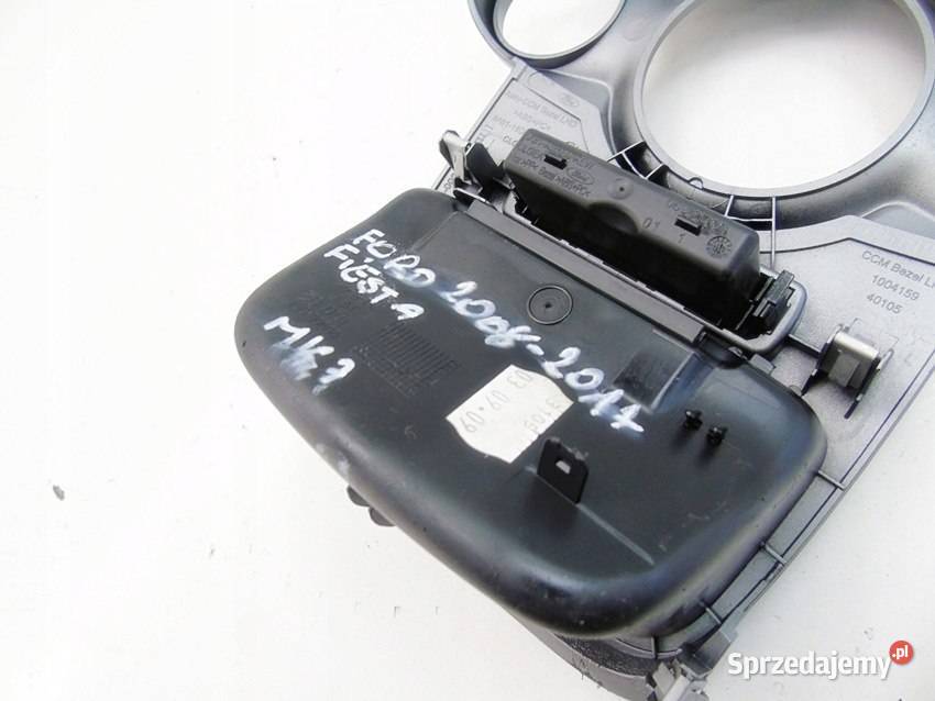 Obudowa ramka panelu do nawiewu Ford Fiesta MK7 osobowe Sosnowiec