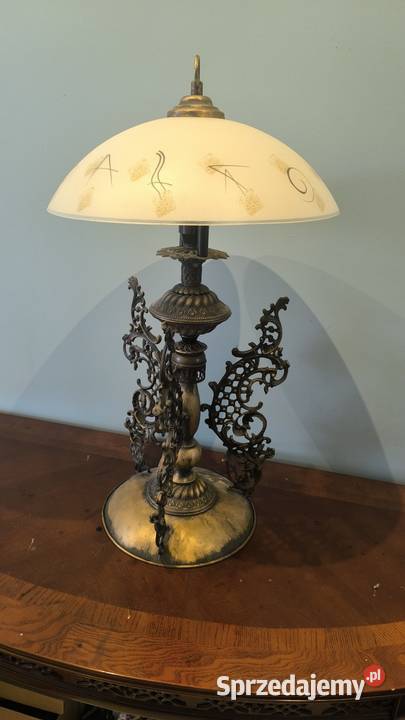 Piękna unikalna mosiężna lampa z ozdobnym Łódź