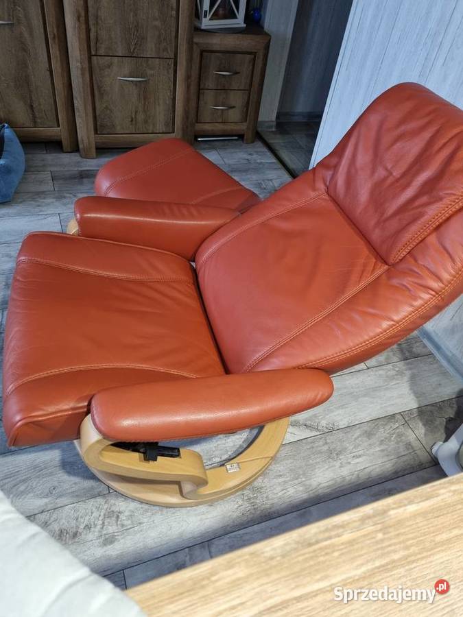 Fotel i podnóżek skóra